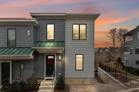 43 Cliff Rd # B, Gloucester, MA 01930