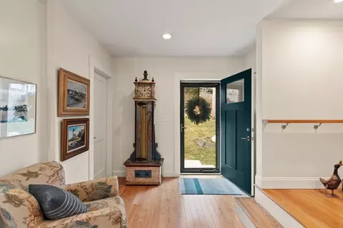 43 Cliff Rd # B, Gloucester, MA 01930 photo 5