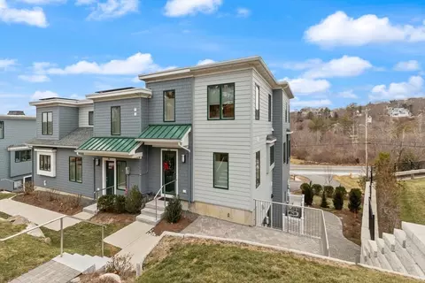43 Cliff Rd # B, Gloucester, MA 01930 photo 4