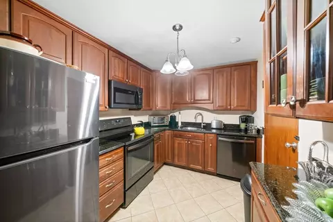 2100 Phillips Rd #16, New Bedford, MA 02745
