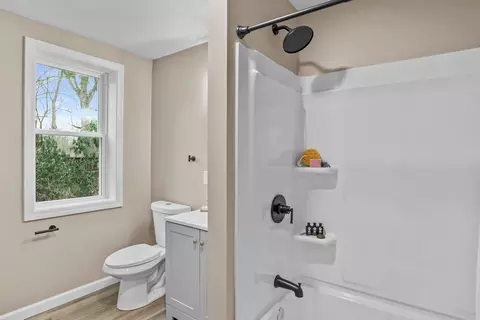 Bath - 1577 Bay St, Springfield, MA 01109 photo 1 of 4