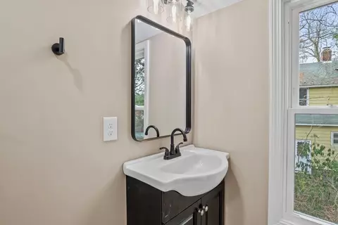 Bath - 1577 Bay St, Springfield, MA 01109 photo 4 of 4