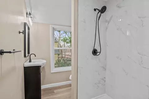 Bath - 1577 Bay St, Springfield, MA 01109 photo 3 of 4