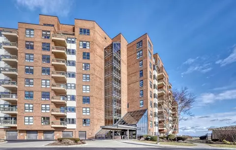 1 Seal Harbor Rd #316, Winthrop, MA 02152