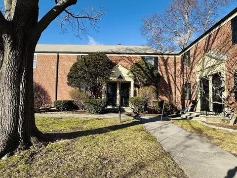 324 Lexington St #324, Watertown, MA 02472
