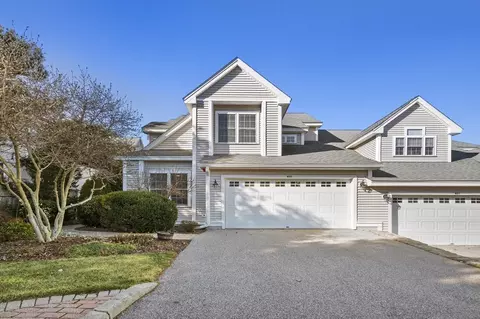 432 Boxwood Ln #432, Clinton, MA 01510