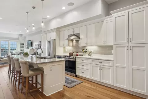 380 Bunker Hill St #207, Boston, MA 02129