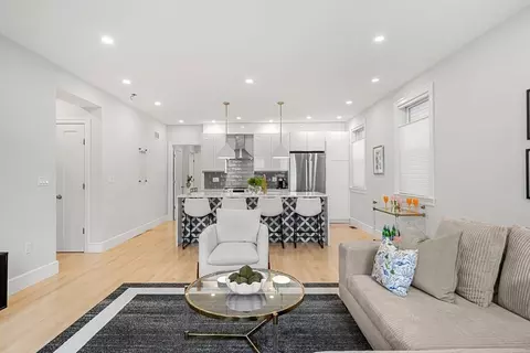 539-543 E 3rd #302, Boston, MA 02127 photo 2