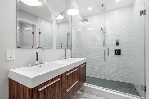 539-543 E 3rd #302, Boston, MA 02127 photo 12