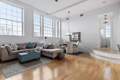 52 Sanborn #301, Reading, MA 01867