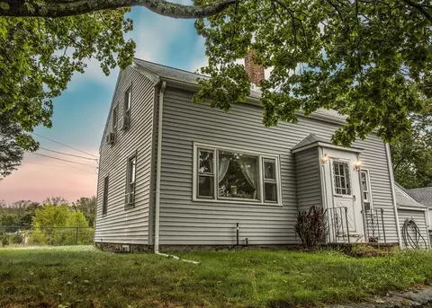 2 Campbell Ct, Taunton, MA 02718