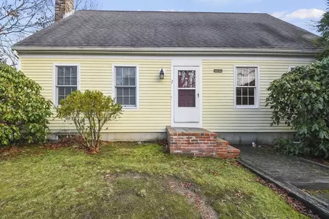 2 Candlewood Dr, Sandwich, MA 02563