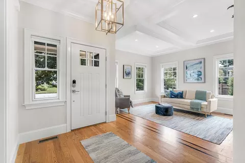28 Maple St, Concord, MA 01742