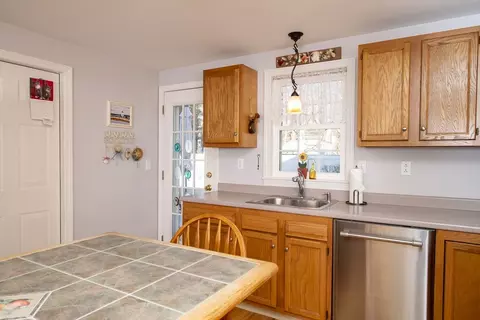 31 Mashpee Neck Rd, Mashpee, MA 02649 photo 11