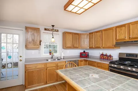 31 Mashpee Neck Rd, Mashpee, MA 02649 photo 8