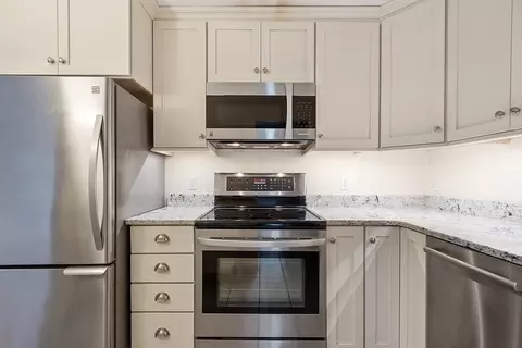 5 Colonial Dr #2, Andover, MA 01810
