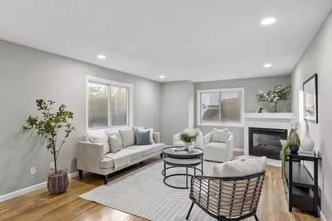 377 Captain Eames Cir #377, Ashland, MA 01721