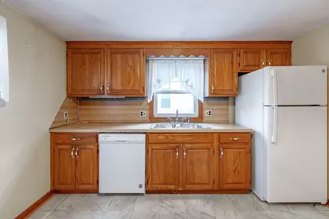 35 Sargon St, Springfield, MA 01104 photo 12