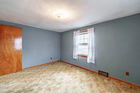 35 Sargon St, Springfield, MA 01104 photo 6