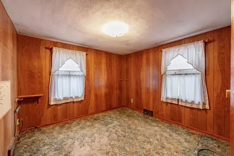 35 Sargon St, Springfield, MA 01104 photo 8