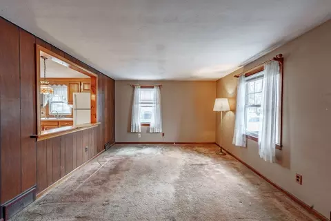 35 Sargon St, Springfield, MA 01104 photo 5