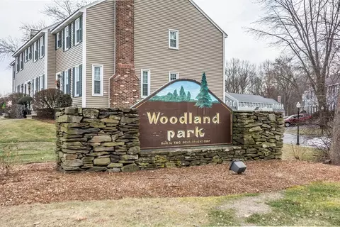 20 Woodland Dr #337, Lowell, MA 01852