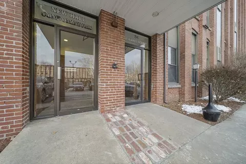 34 Newhall St #313, Lowell, MA 01852