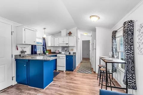 93 Grochmal #96, Springfield, MA 01151 photo 4