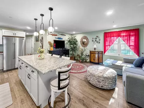 27 Ocean Walk Dr #107, Plymouth, MA 02360