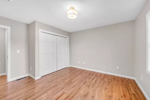 Bedroom - 45 Pocantico Ave, Springfield, MA 01109 photo 6 of 7