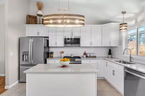 Kitchen - 45 Pocantico Ave, Springfield, MA 01109 photo 1 of 5