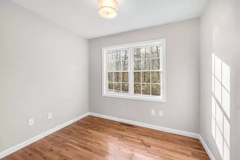 Bedroom - 45 Pocantico Ave, Springfield, MA 01109 photo 1 of 7