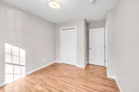 Bedroom - 45 Pocantico Ave, Springfield, MA 01109 photo 4 of 7