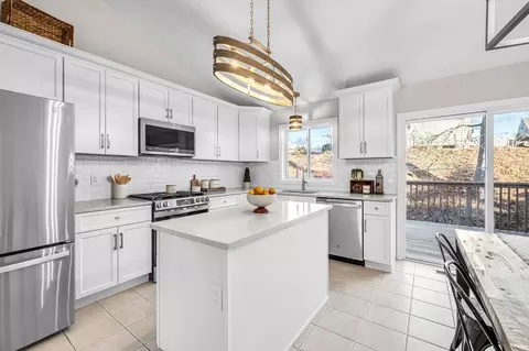 Kitchen - 45 Pocantico Ave, Springfield, MA 01109 photo 2 of 5