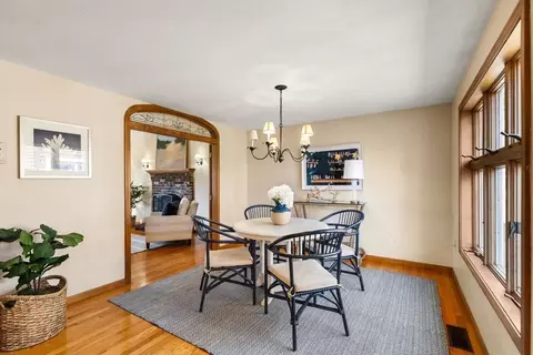 Dining - 147 Cherry St, Gloucester, MA 01930 photo 2 of 5