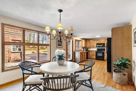 Dining - 147 Cherry St, Gloucester, MA 01930 photo 4 of 5