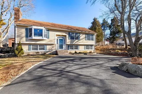 Exterior - 147 Cherry St, Gloucester, MA 01930 photo 2 of 7