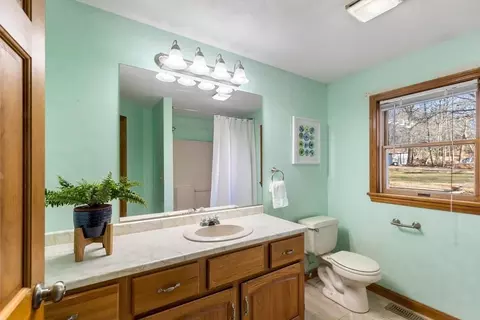 Bath - 147 Cherry St, Gloucester, MA 01930 photo 3 of 4
