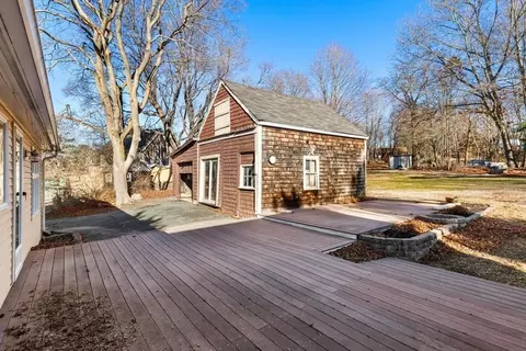 Exterior - 147 Cherry St, Gloucester, MA 01930 photo 5 of 7