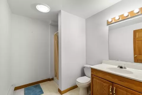 Bath - 147 Cherry St, Gloucester, MA 01930 photo 4 of 4