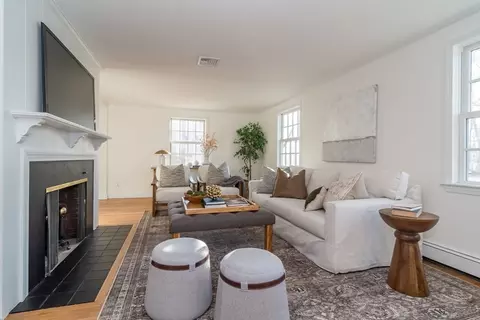 81 Glen St, Dover, MA 02030 photo 4