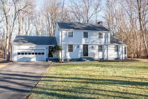 81 Glen St, Dover, MA 02030 photo 2