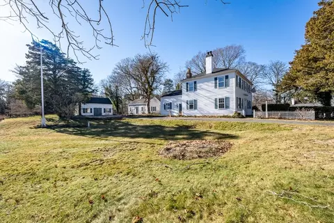 Exterior - 3655 Main St, Barnstable, MA 02630 photo 2 of 4