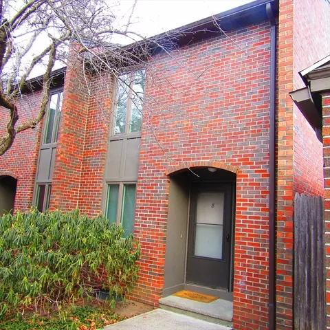 8 Webster Ct #8, Amherst, MA 01002