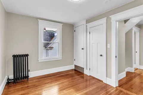 Bedroom - 124 Bristol St, Springfield, MA 01109 photo 5 of 10