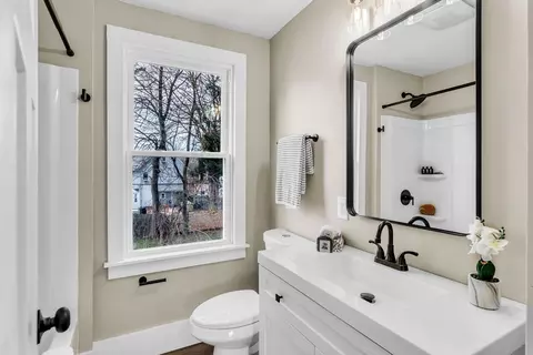 Bath - 124 Bristol St, Springfield, MA 01109 photo 3 of 3