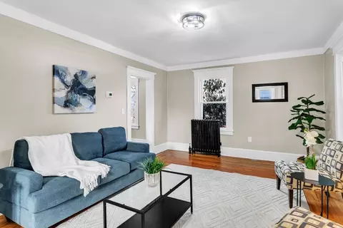 Living - 124 Bristol St, Springfield, MA 01109 photo 1 of 3