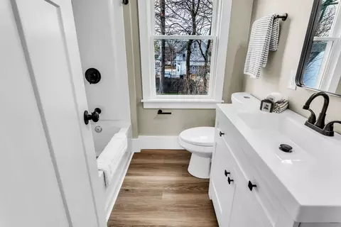 Bath - 124 Bristol St, Springfield, MA 01109 photo 2 of 3