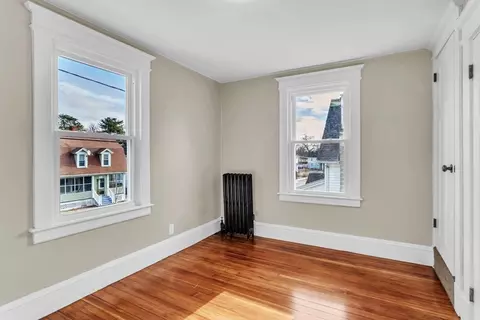 Bedroom - 124 Bristol St, Springfield, MA 01109 photo 4 of 10