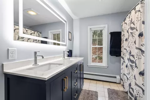 Bath - 10 Breton Rd, Upton, MA 01568 photo 1 of 2